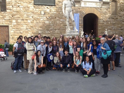 Sophomores Explore the World Through Spring Break Trips