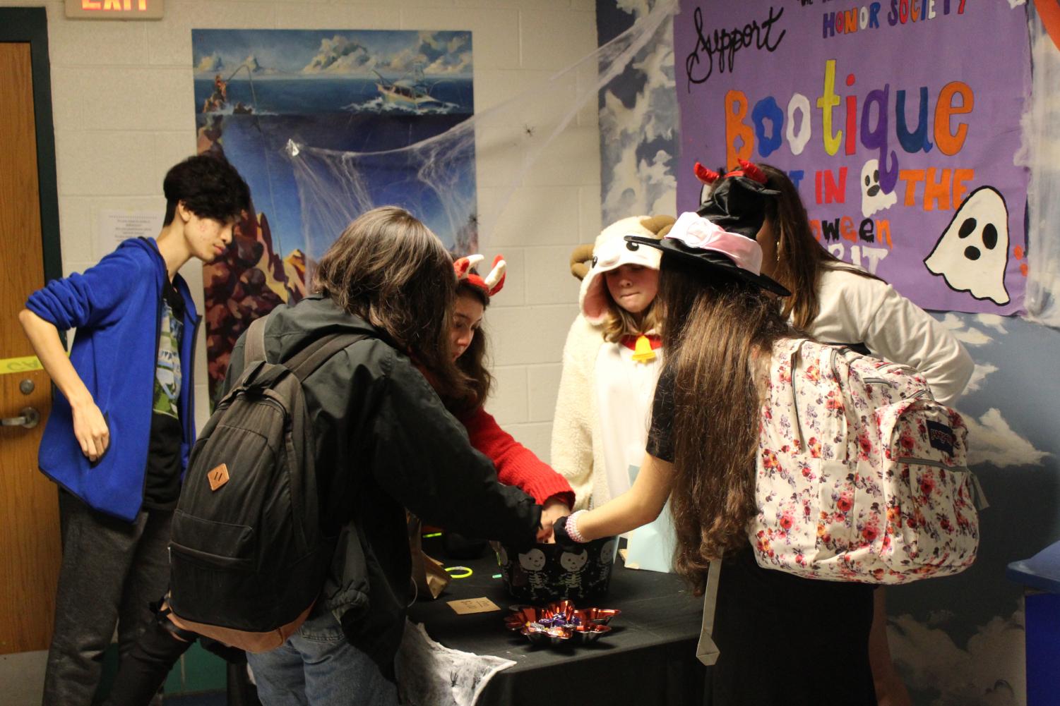 WJ students create spooky Halloween hallways