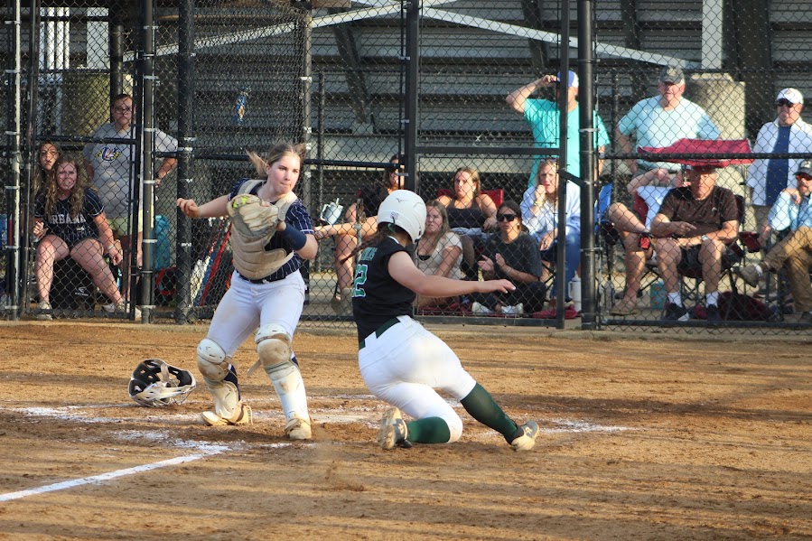 Back-and-forth+game+sends+softball+into+first-ever+state+semifinal