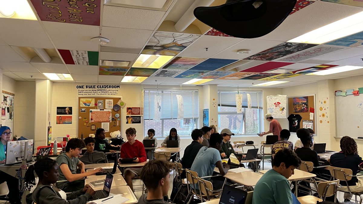 Students begin a practice Kahoot for French class. Walter Johnson offers a total of six languages including American Sign Language, Chinese, Italian and more, giving students the opportunity to explore different languages and cultures. “I switched [from Spanish] to Latin freshman year and I love it,” junior Abigial Samuels said.