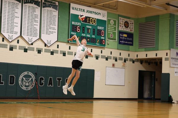 Navigation to Story: Boys’ volleyball reaches 7-0 record