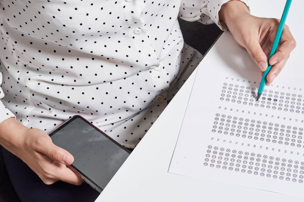 When students take exams, there is always a concern that someone will be cheating. Students might bring in their phones, notes, and other things that will help them succeed on these exams, but not show their skills or knowledge.  Courtesy of CCNull via Creative Commons 