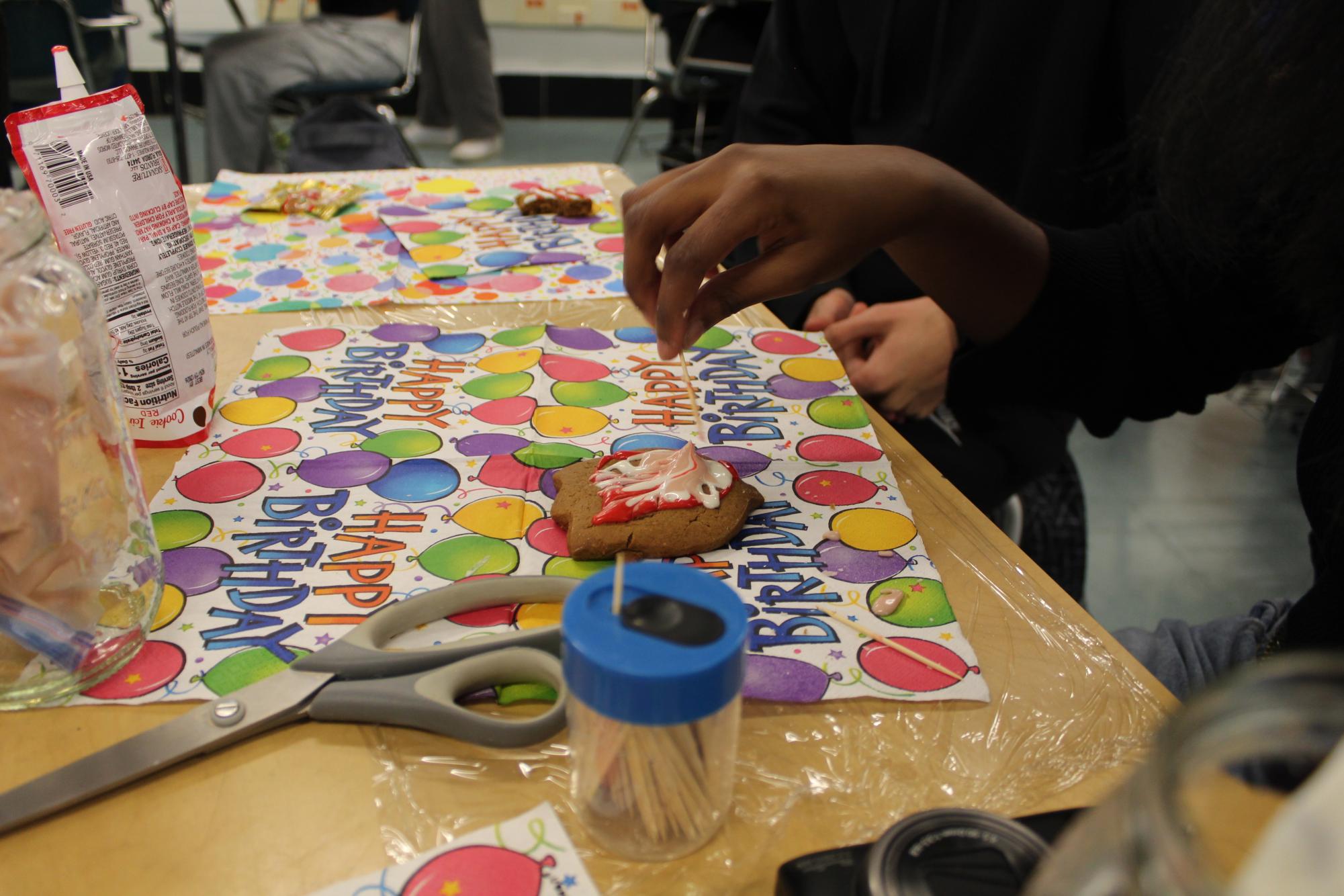 Photo Gallery: German Club Cookie Decorating