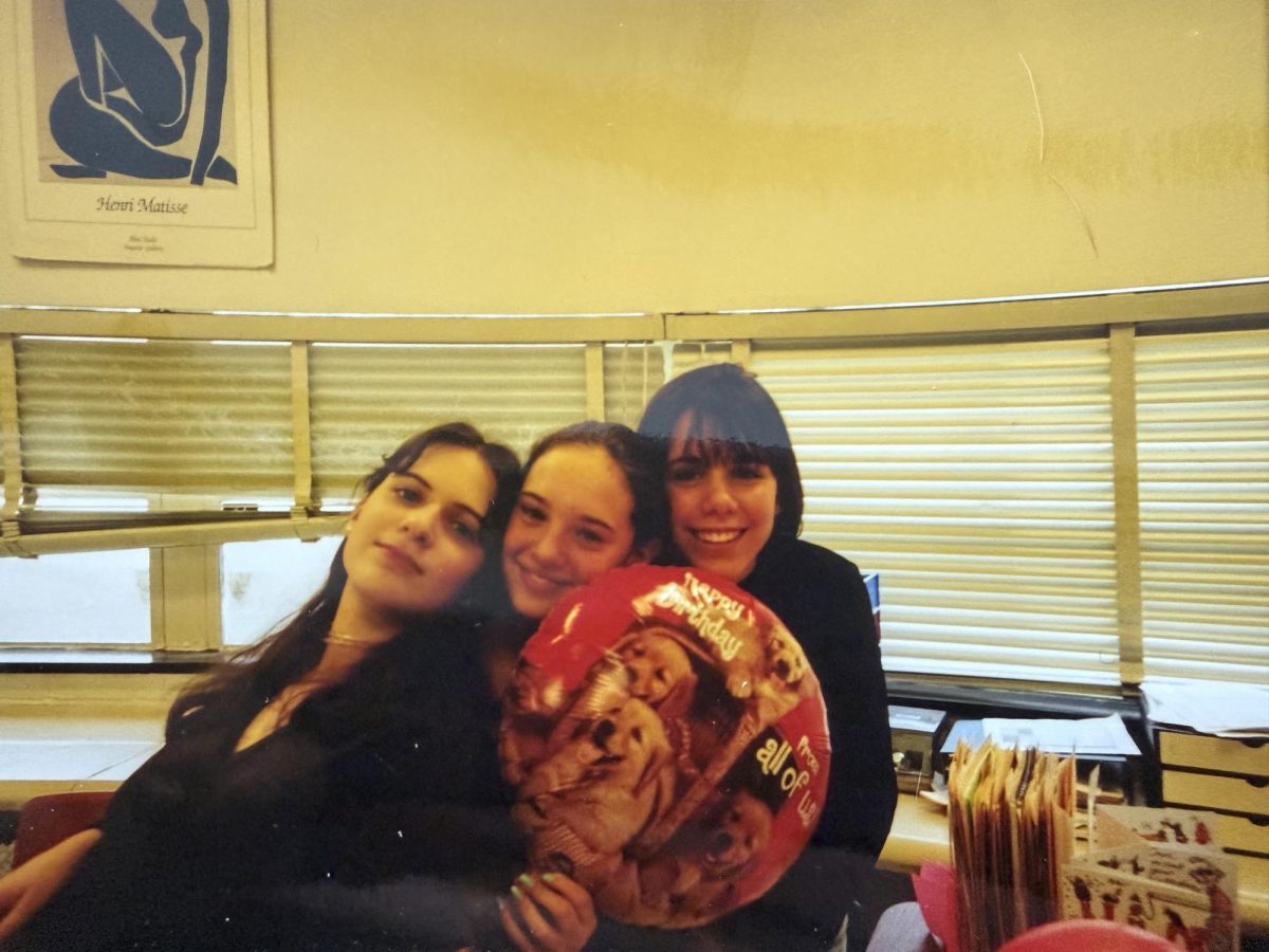 Class of 2000 APEX scholars take a picture after studying for their tests. The original APEX class consisted of a tight knit group of 30 students. (Courtesy Amy Feygin)
